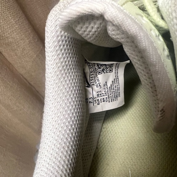 Air forces - Picture 3 of 6